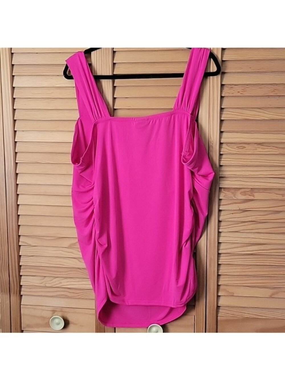 Torrid Hot Pink Knot Front Sweetheart Neckline Riched Sides Tank Top Size 3 - Picture 2 of 8
